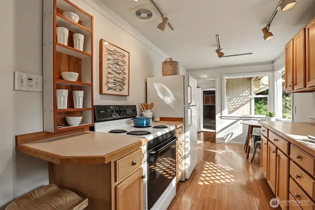 8011 SE 57th Street Mercer Island WA 98040