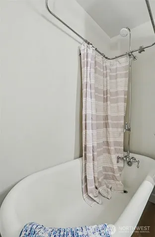8011 SE 57th Street Mercer Island WA 98040