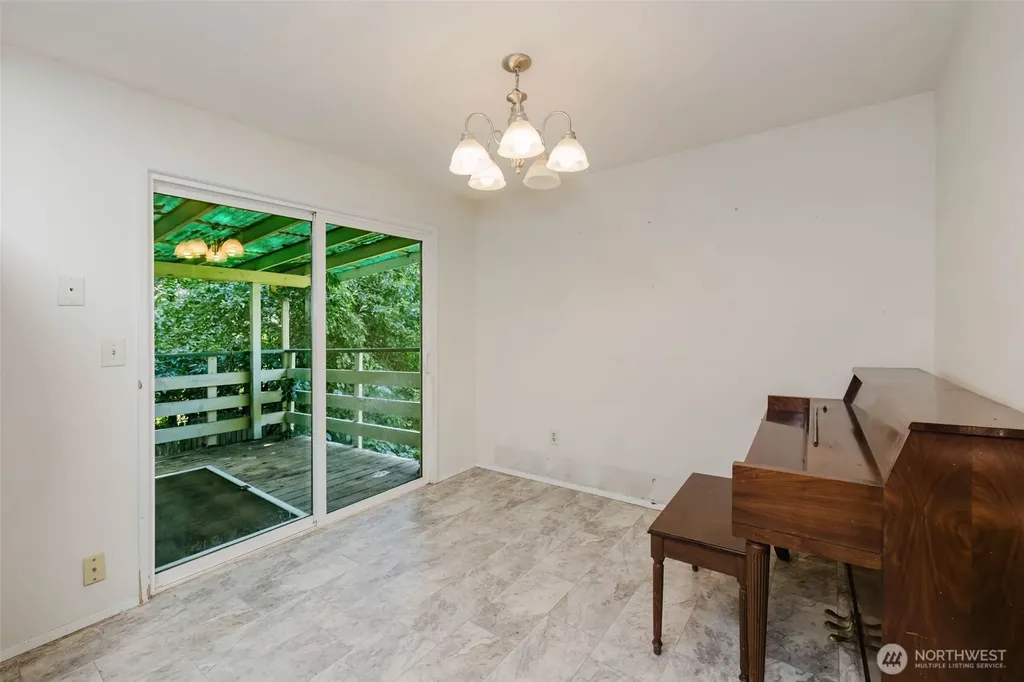 7300 Trica Avenue NE Bremerton WA 98311