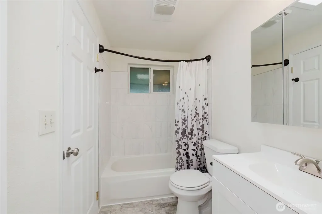 7300 Trica Avenue NE Bremerton WA 98311