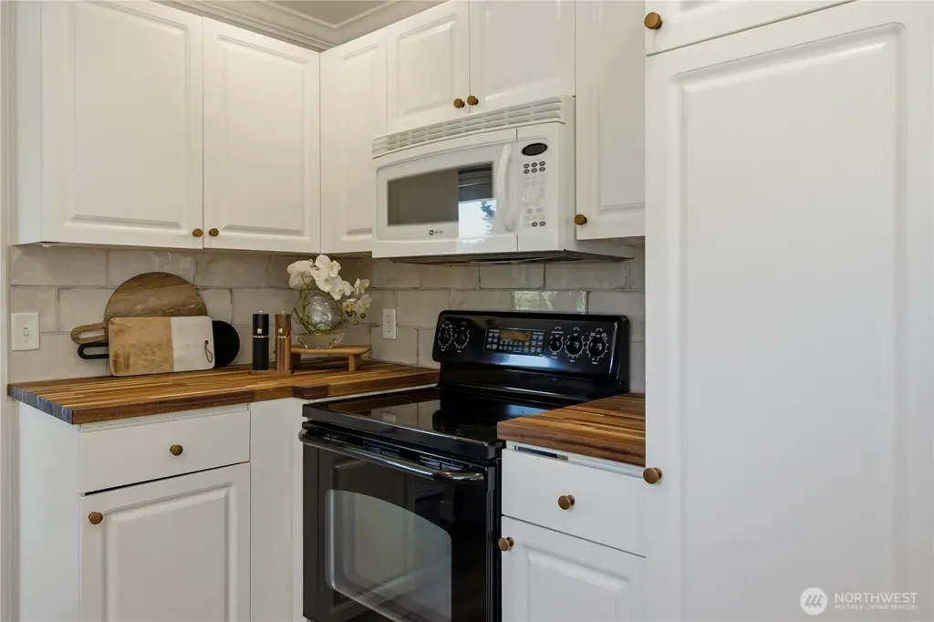 22807 SE 266th Street Maple Valley WA 98038