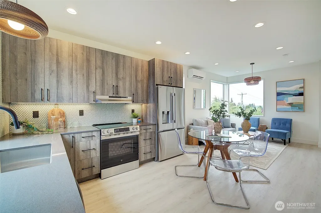 7912 34th Avenue SW Seattle WA 98126
