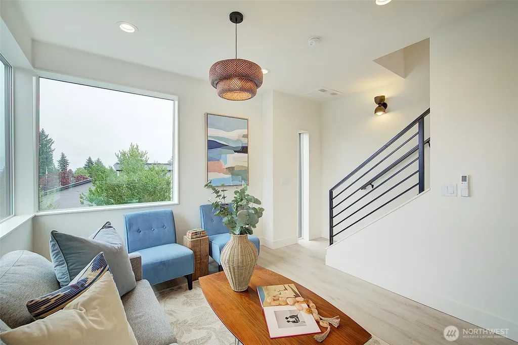 7912 34th Avenue SW Seattle WA 98126