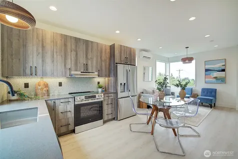 7912 34th Avenue SW Seattle WA 98126