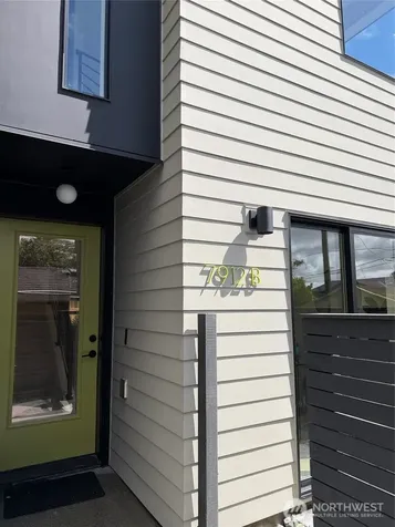 7912 34th Avenue SW Seattle WA 98126