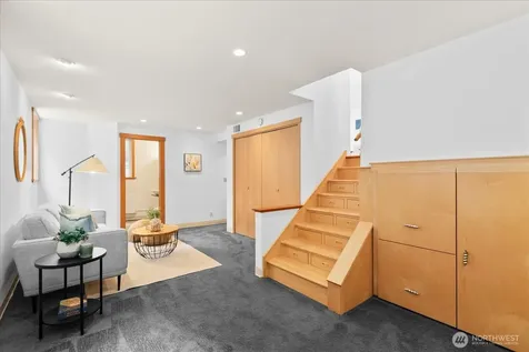 2804 Prosch Avenue W Seattle WA 98119