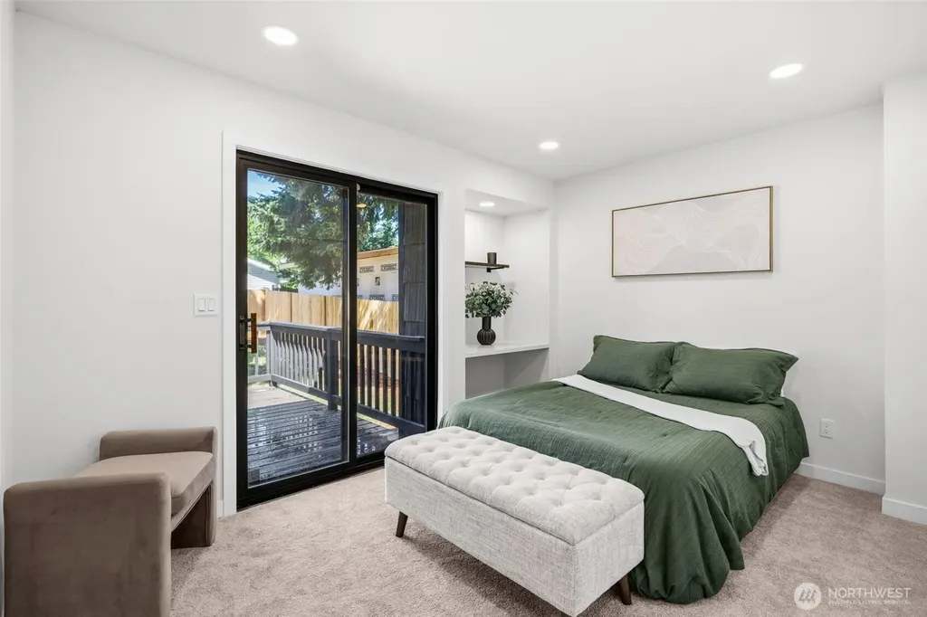 28433 Old Military Road S Federal Way WA 98003
