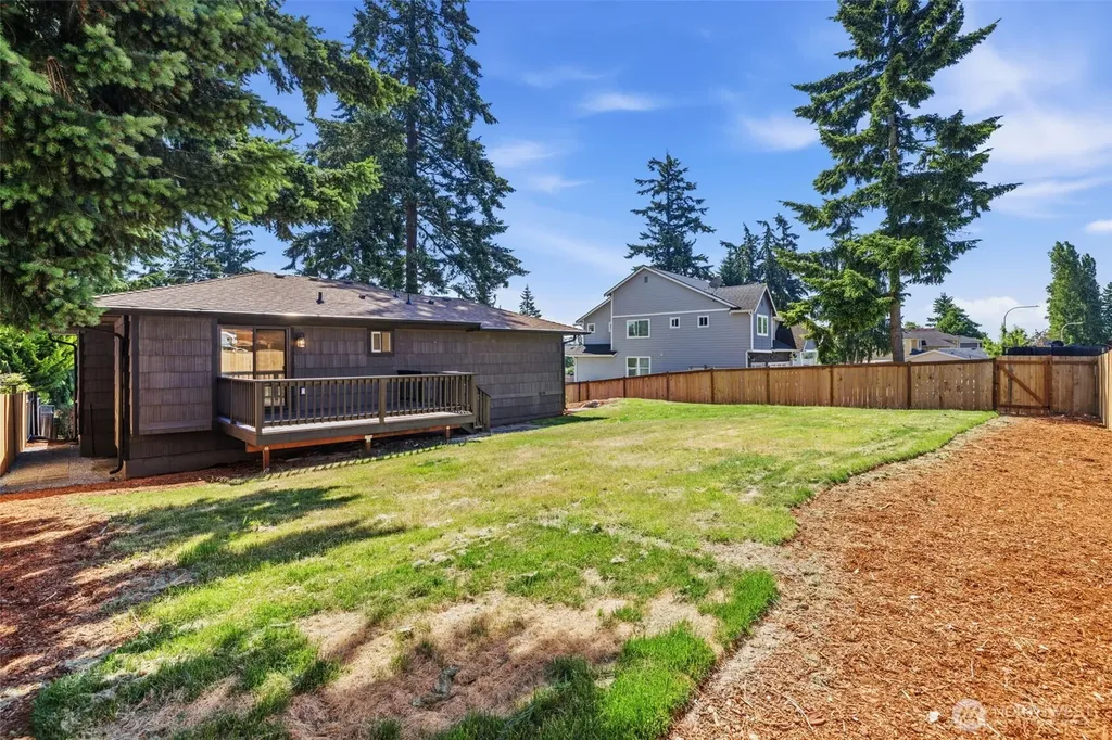 28433 Old Military Road S Federal Way WA 98003