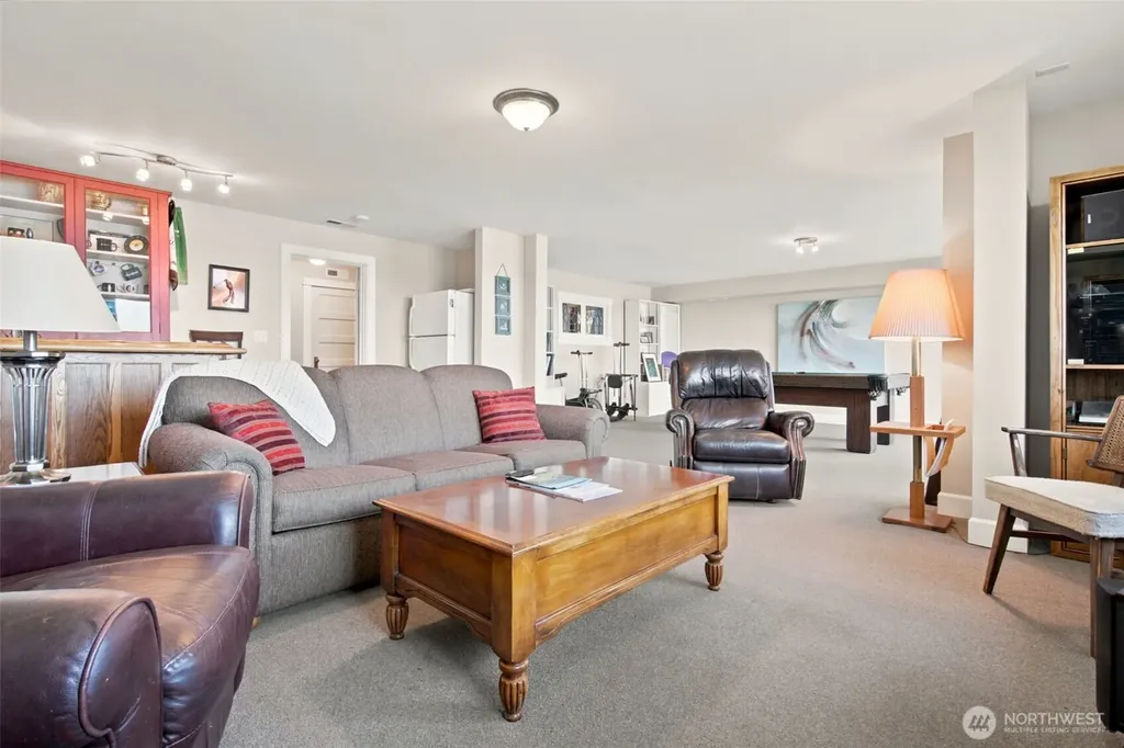25130 South Kingston Road NE Kingston WA 98346