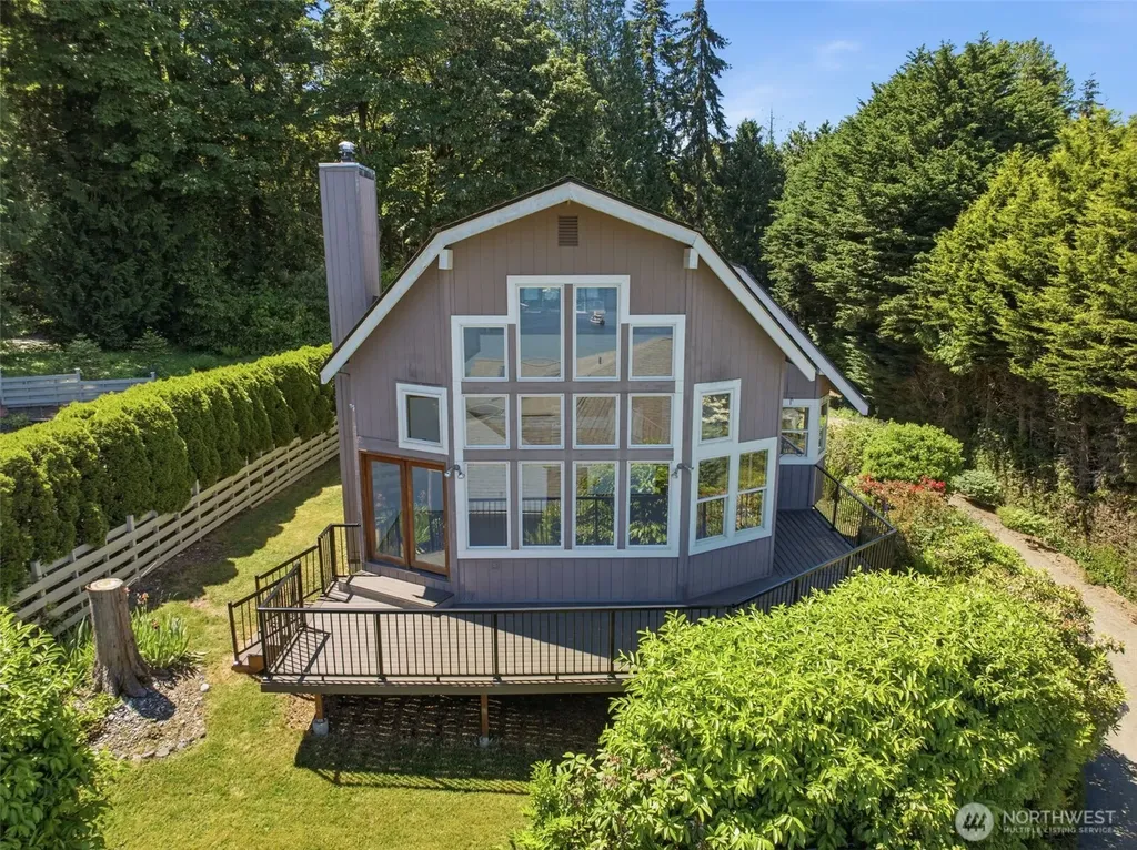 25130 South Kingston Road NE Kingston WA 98346