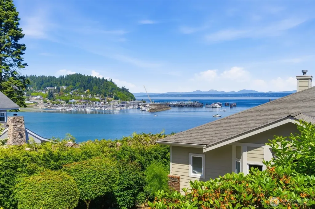 25130 South Kingston Road NE Kingston WA 98346