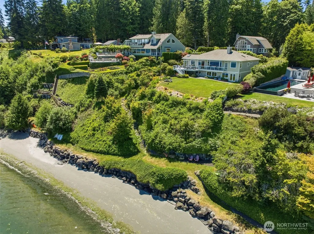 25130 South Kingston Road NE Kingston WA 98346