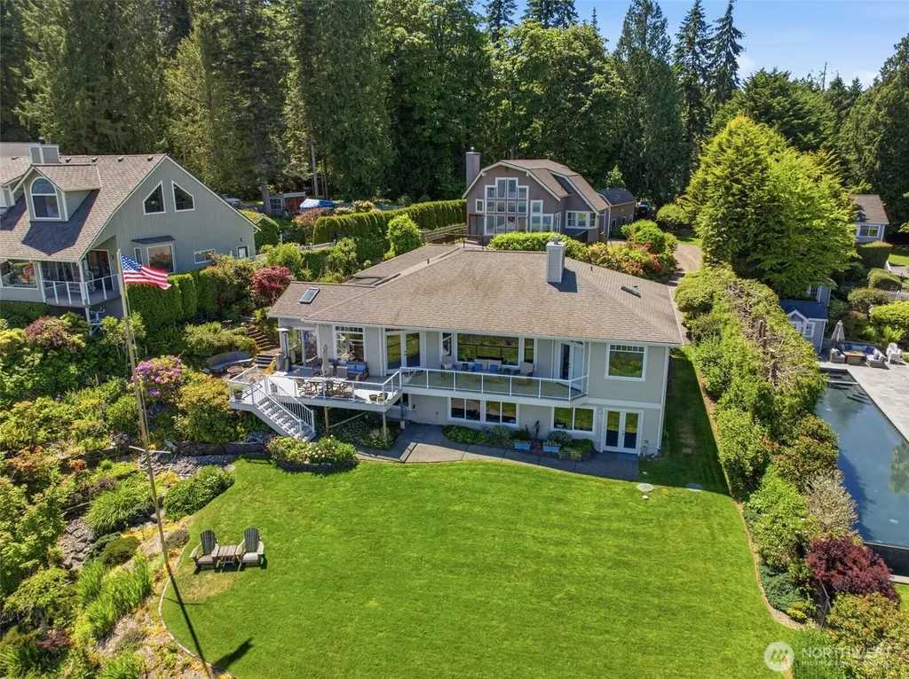 25130 South Kingston Road NE Kingston WA 98346