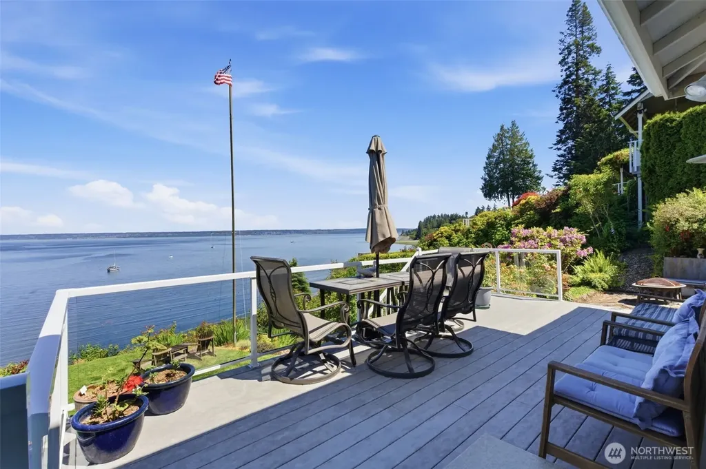 25130 South Kingston Road NE Kingston WA 98346