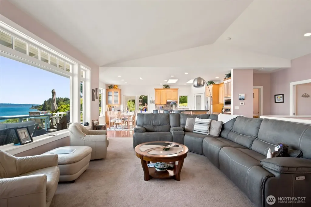 25130 South Kingston Road NE Kingston WA 98346