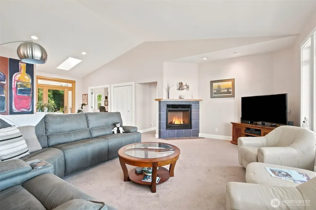 25130 South Kingston Road NE Kingston WA 98346