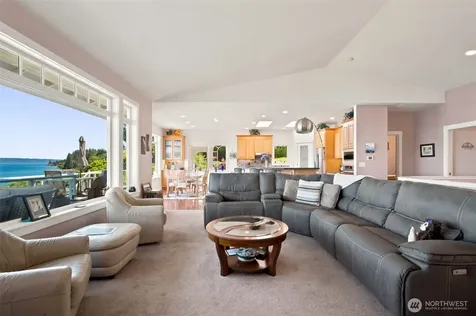 25130 South Kingston Road NE Kingston WA 98346