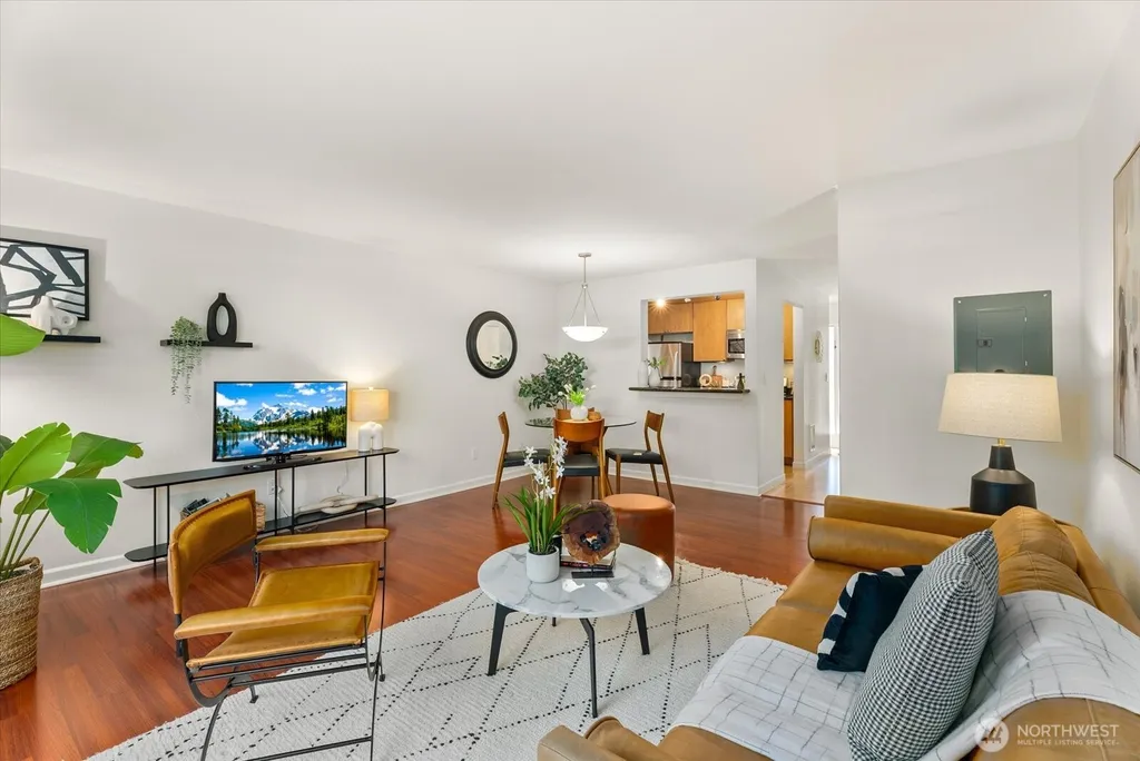 513 142nd Avenue SE Bellevue WA 98007