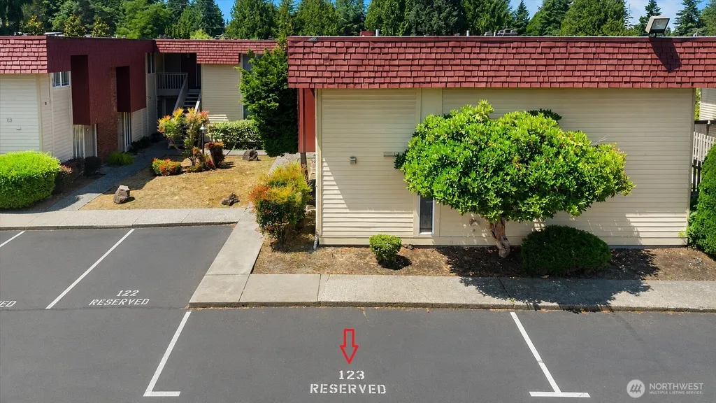 513 142nd Avenue SE Bellevue WA 98007