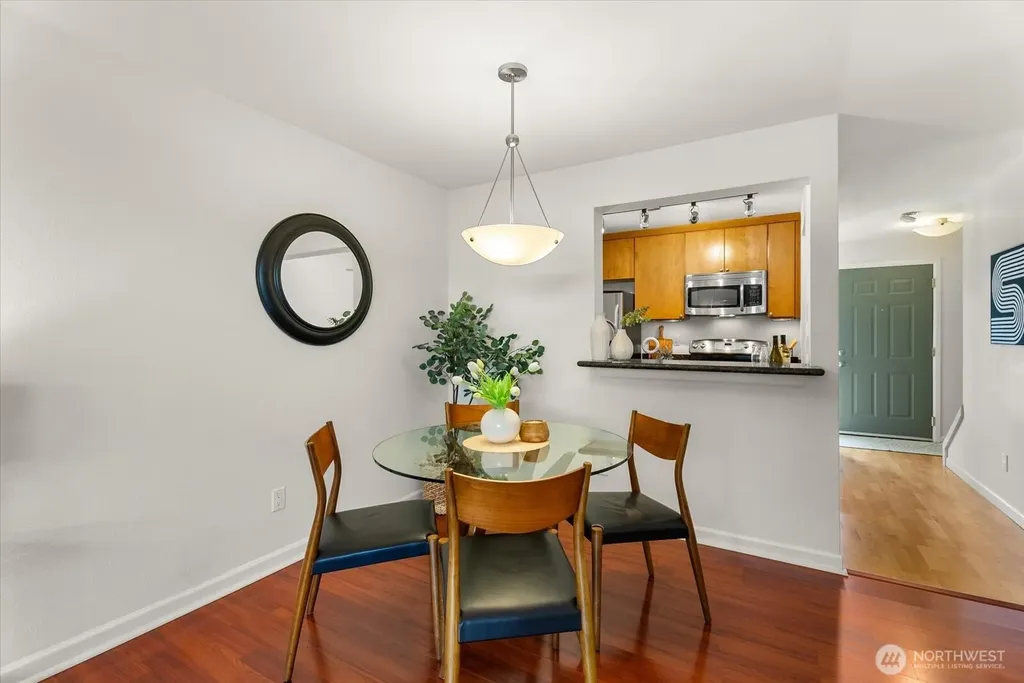 513 142nd Avenue SE Bellevue WA 98007