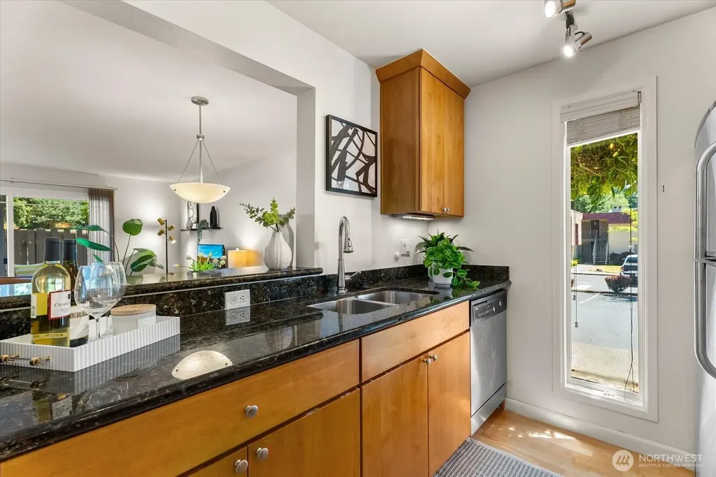 513 142nd Avenue SE Bellevue WA 98007