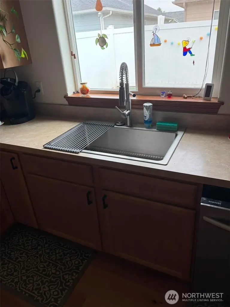 763 SE Bedford Loop College Place WA 99324