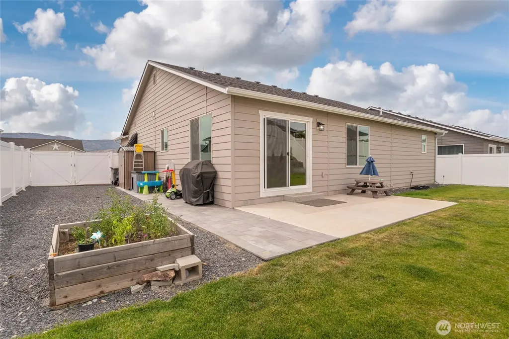 2425 SE 3rd Street East Wenatchee WA 98802