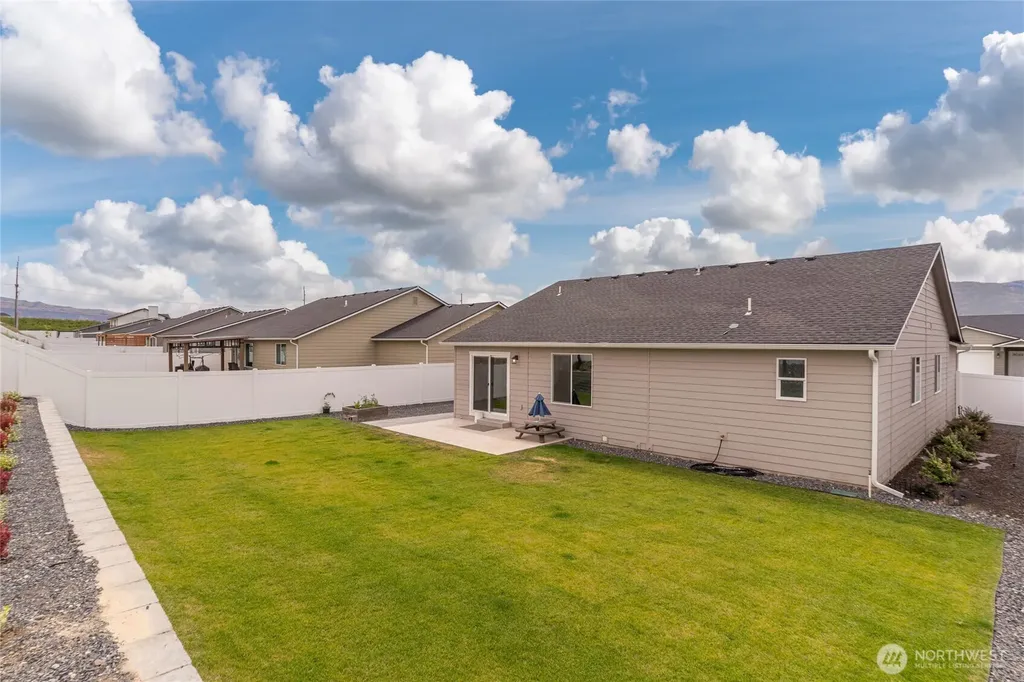 2425 SE 3rd Street East Wenatchee WA 98802