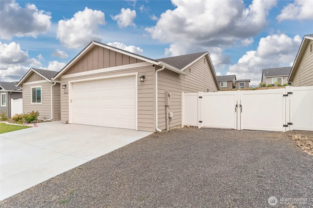 2425 SE 3rd Street East Wenatchee WA 98802