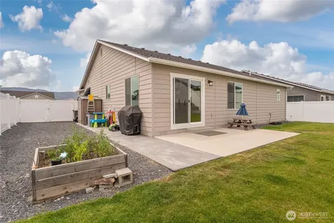 2425 SE 3rd Street East Wenatchee WA 98802