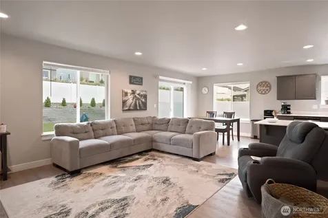 2425 SE 3rd Street East Wenatchee WA 98802