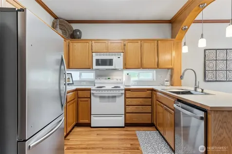 12013 64th Avenue E Puyallup WA 98373