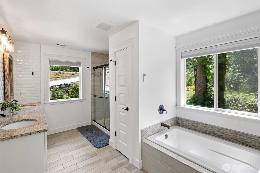 9236 NE Country Woods Lane Kingston WA 98346