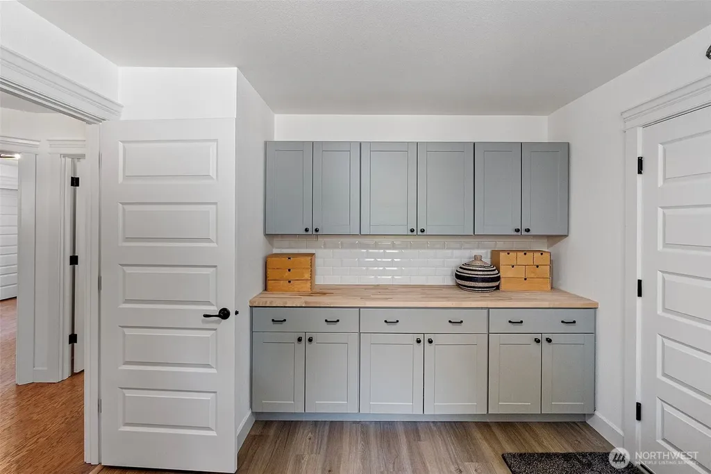 9236 NE Country Woods Lane Kingston WA 98346