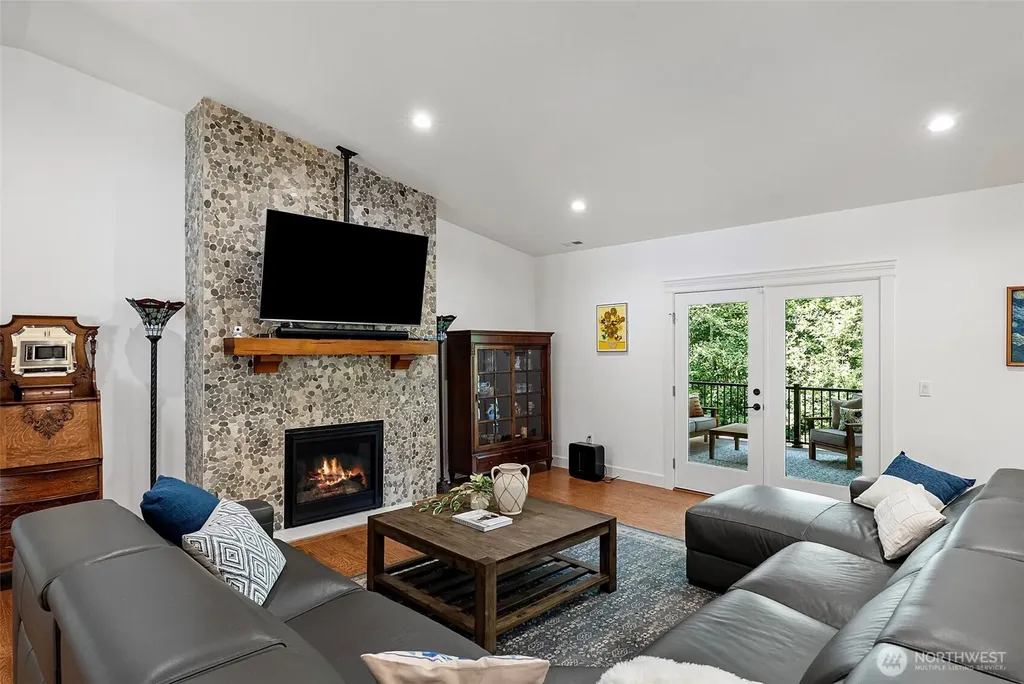 9236 NE Country Woods Lane Kingston WA 98346