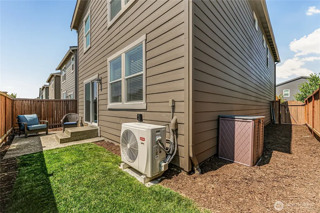 18832 109th Avenue Ct E Puyallup WA 98374