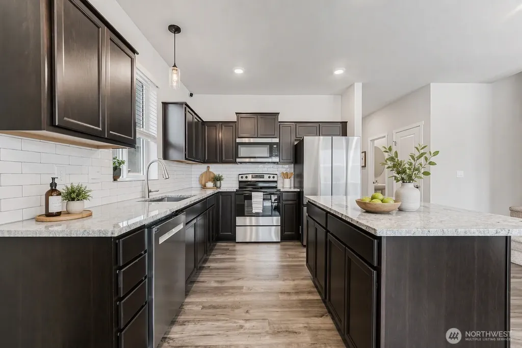 18832 109th Avenue Ct E Puyallup WA 98374