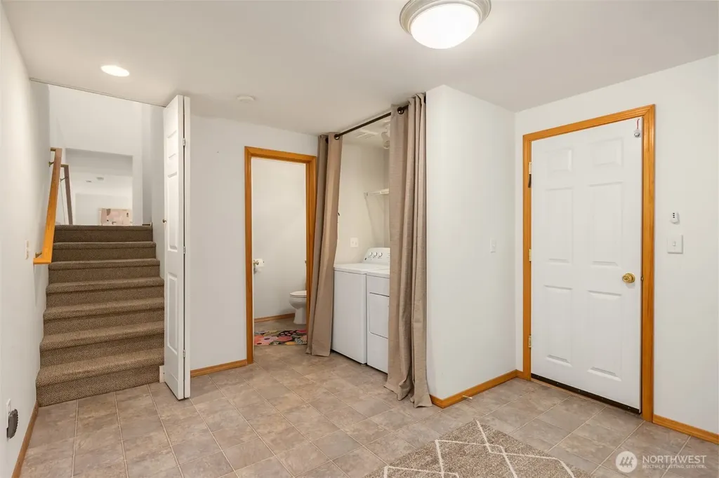 17725 Baywatch Court NE Poulsbo WA 98370