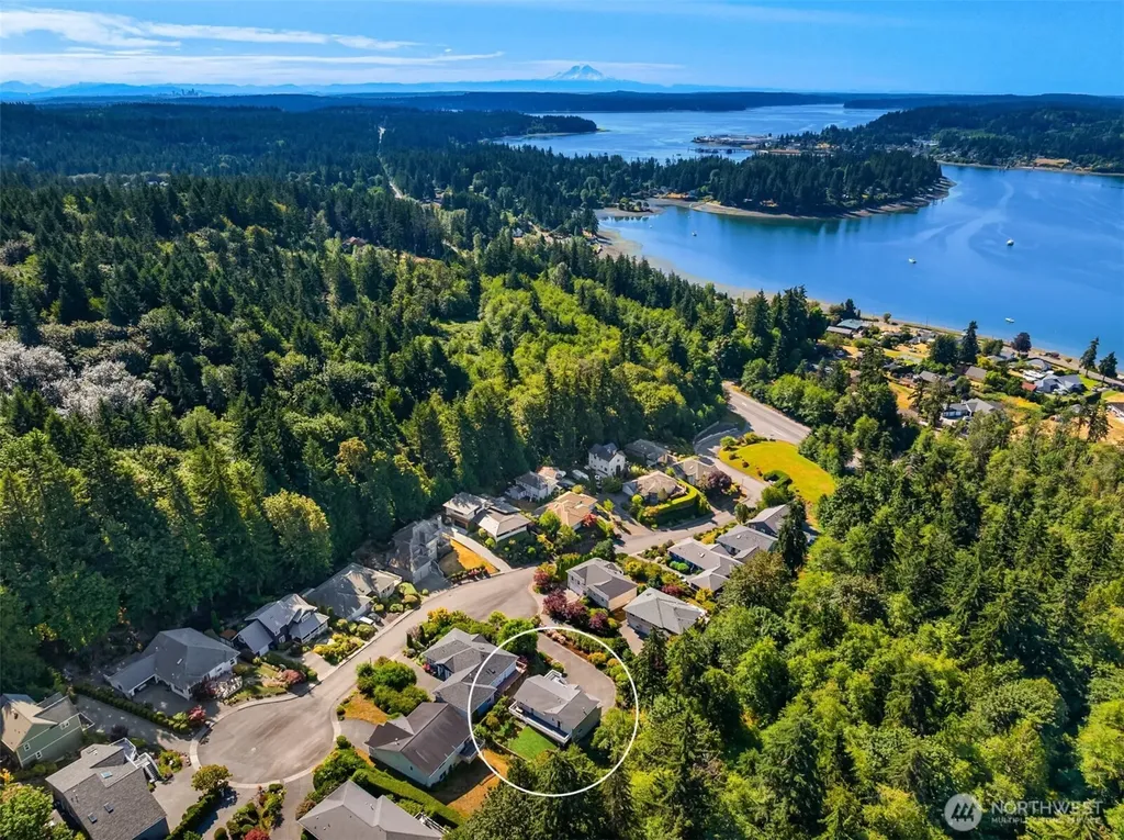 17725 Baywatch Court NE Poulsbo WA 98370