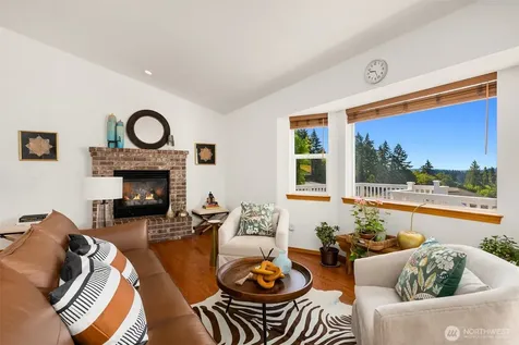 17725 Baywatch Court NE Poulsbo WA 98370