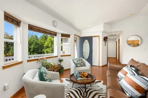 17725 Baywatch Court NE Poulsbo WA 98370