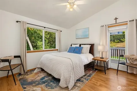 17725 Baywatch Court NE Poulsbo WA 98370