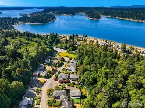 17725 Baywatch Court NE Poulsbo WA 98370