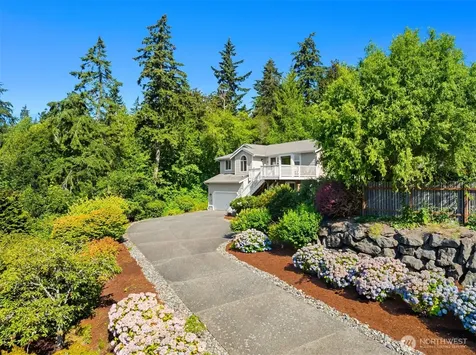 17725 Baywatch Court NE Poulsbo WA 98370