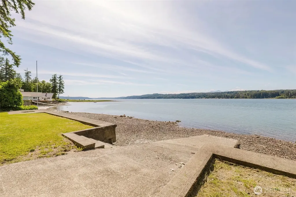 18631 E State Route 106 Belfair WA 98528