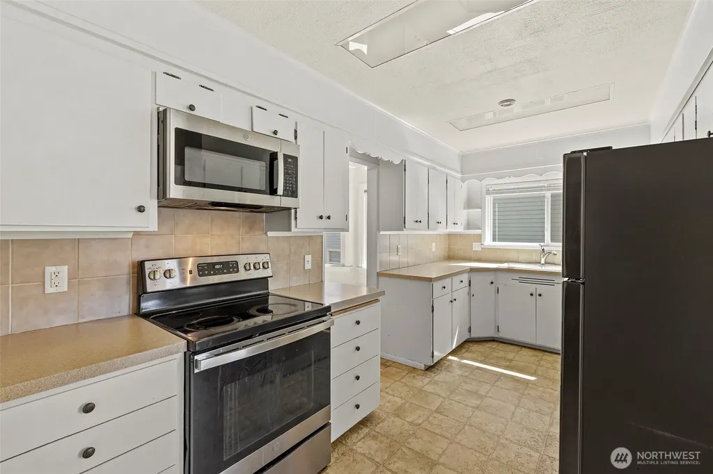 2407 NW 60th Street Seattle WA 98107