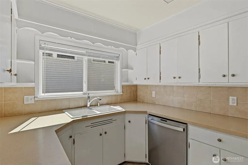 2407 NW 60th Street Seattle WA 98107