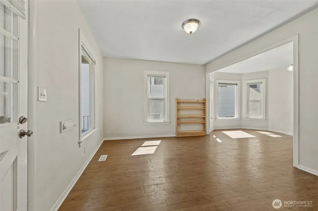 2407 NW 60th Street Seattle WA 98107