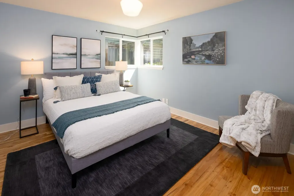 4006 32nd Avenue W Seattle WA 98199