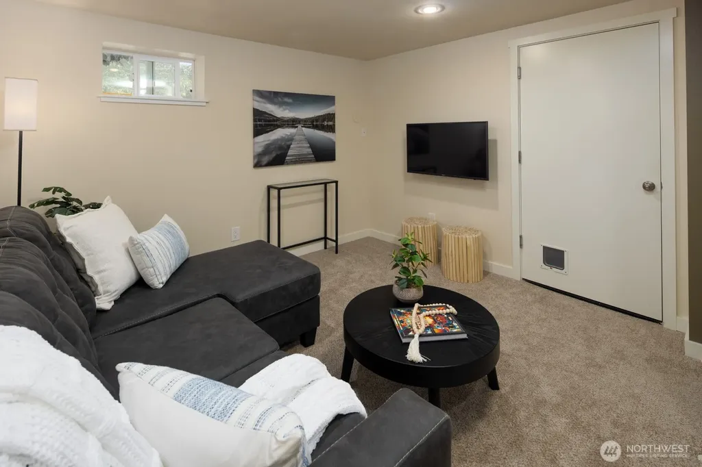 4006 32nd Avenue W Seattle WA 98199